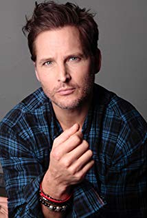 How tall is Peter Facinelli?